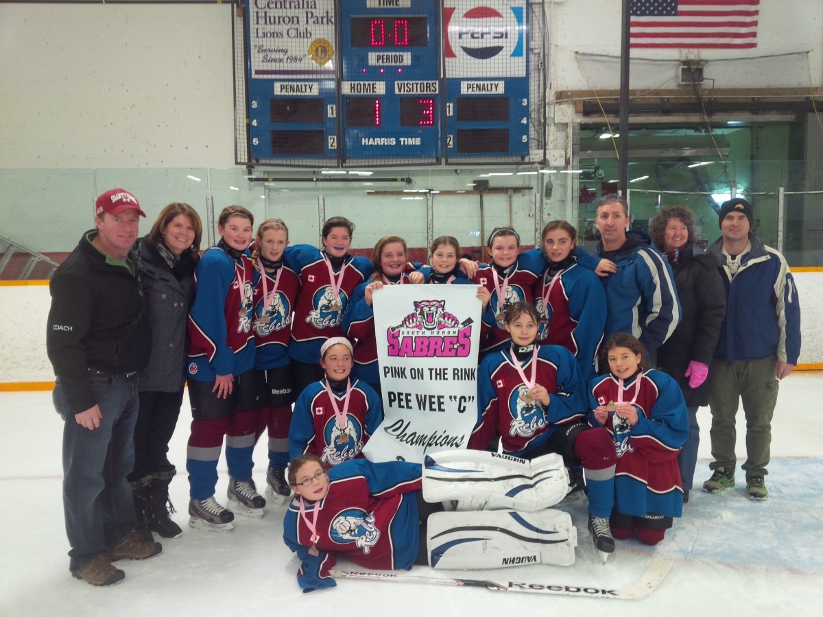 PeeWee_C_Pink_in_the_Rink_Champs_2015.jpg